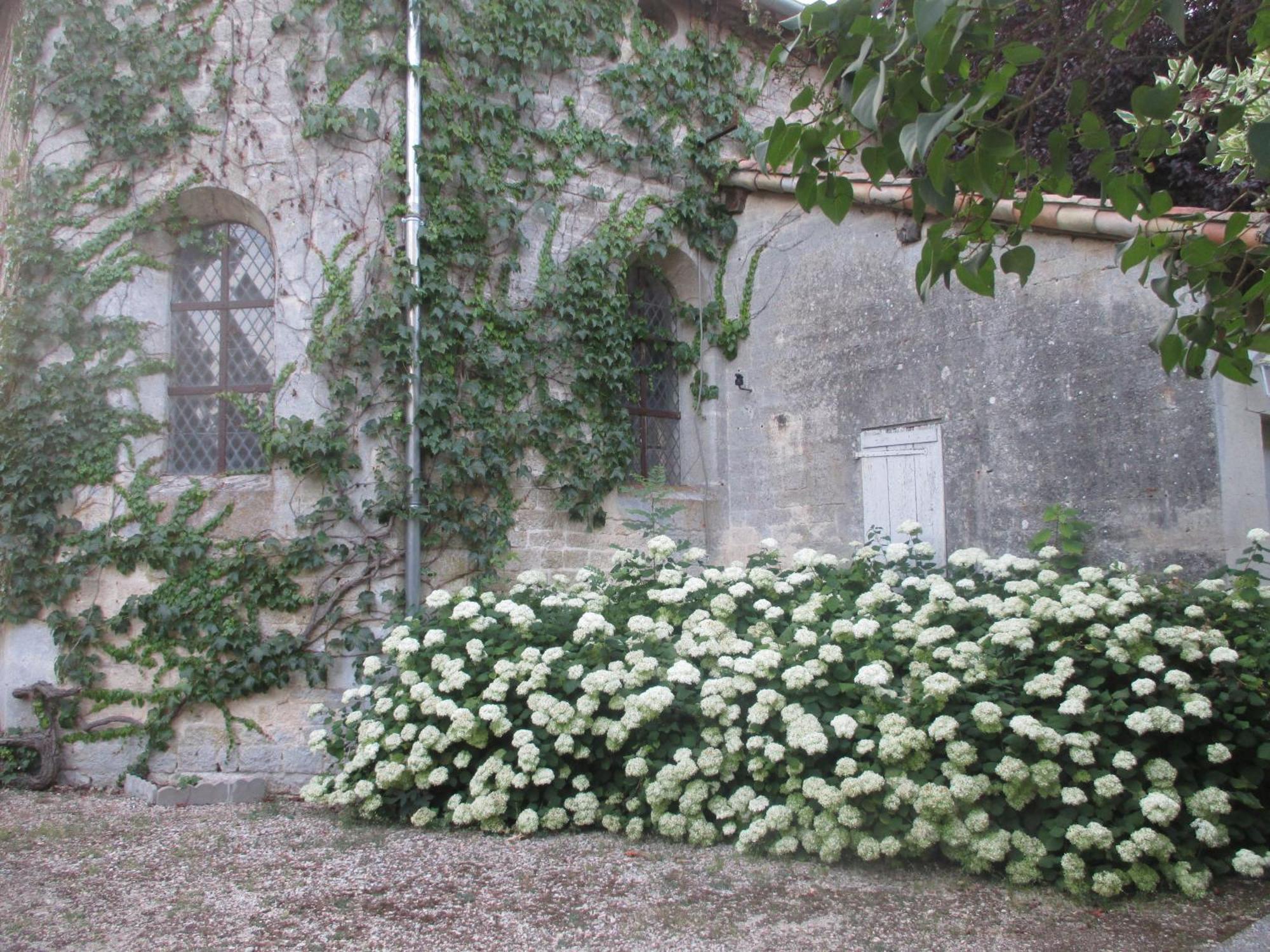 Chateau Des Monthairons Hotel Restaurant Gastromaison Spa Privatif Les Monthairons Exterior photo