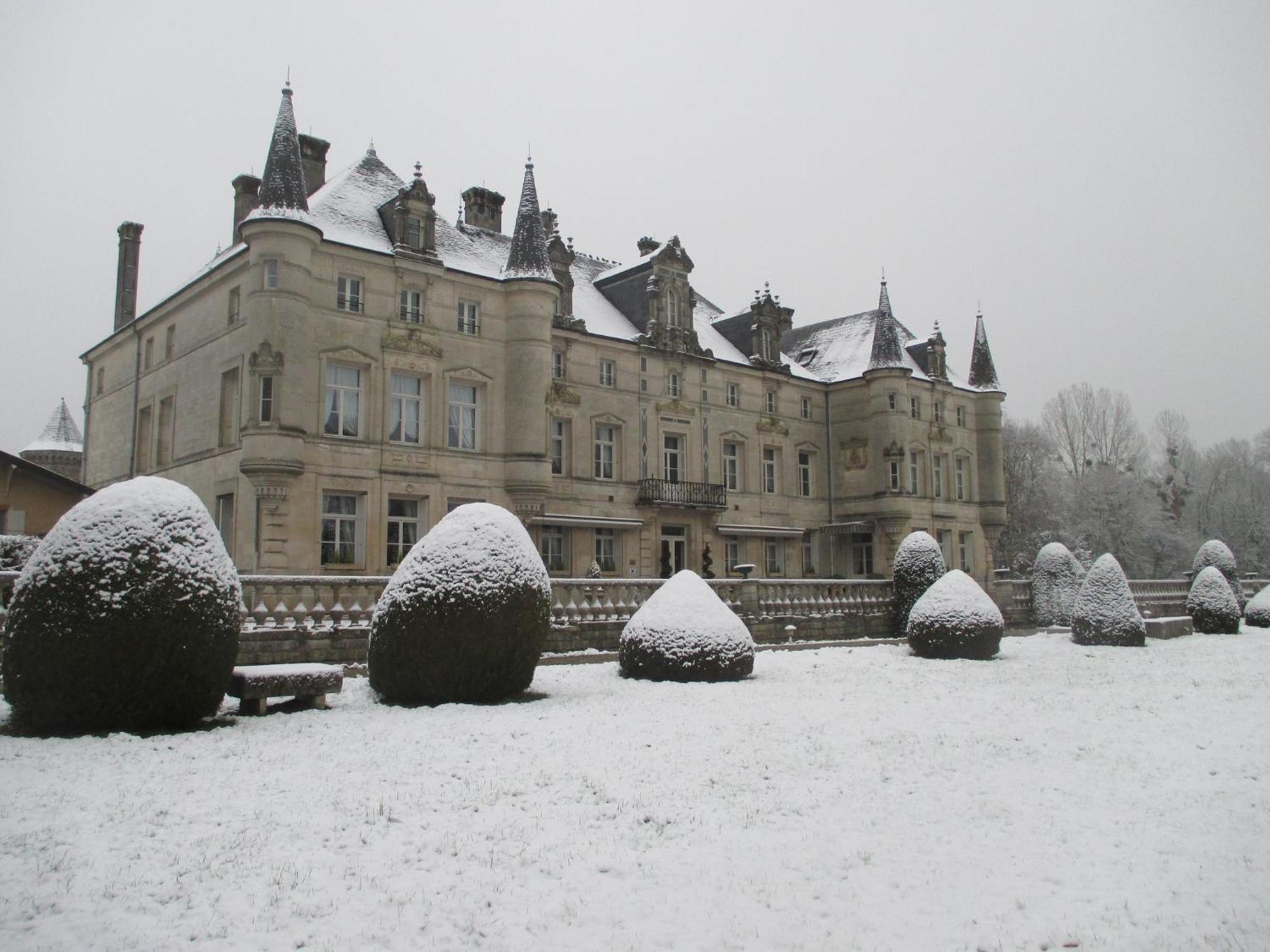 Chateau Des Monthairons Hotel Restaurant Gastromaison Spa Privatif Les Monthairons Exterior photo