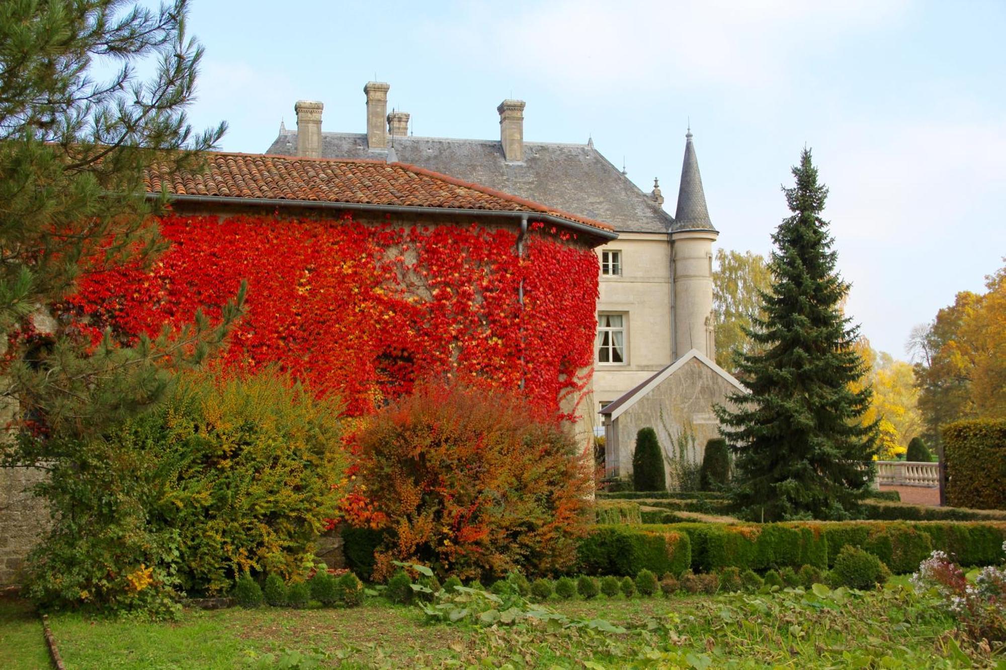 Chateau Des Monthairons Hotel Restaurant Gastromaison Spa Privatif Les Monthairons Exterior photo